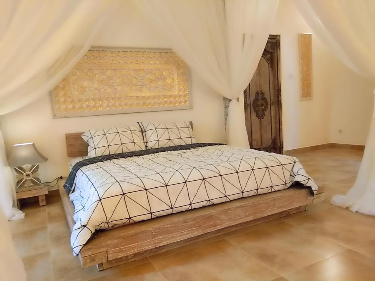 The Kayu Manis Villa & Spa Lovina  Bagian luar foto
